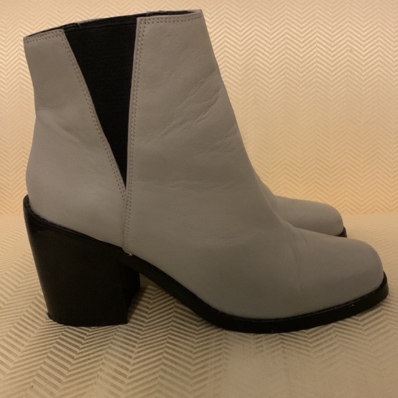 EUC Shelly’s ankle boots - Picture 2 of 10